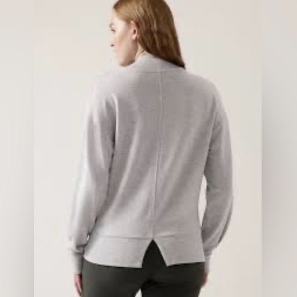 Athleta Appolo Crewneck Plush Nirvana Sweatshirt Hidden Pleat Pockets - Size M - Picture 3 of 15